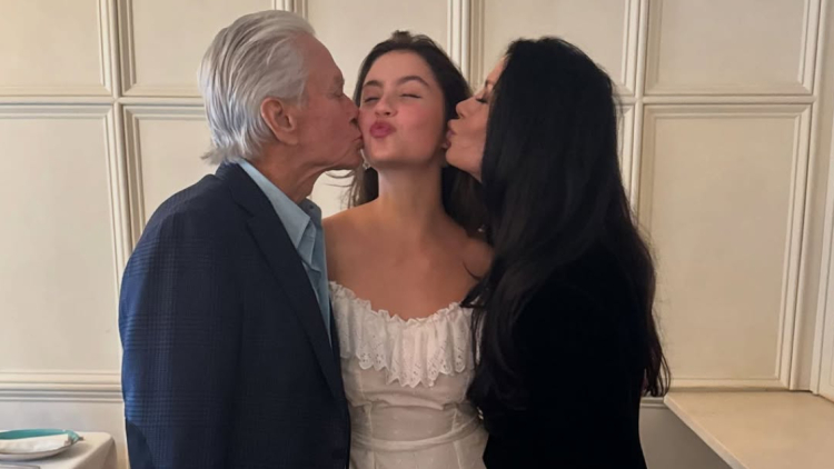 Η 23χρονη κόρη της Κάθριν Ζέτα Τζόουνς και του Μάικλ Ντάγκλας θα κάνει το θεατρικό της ντεμπούτο με πρωταγωνιστικό ρόλο
