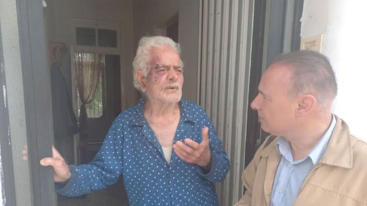 Άγρια ληστεία στην Πάτρα με θύματα ηλικιωμένο ζευγάρι που ξυλοξοπήθηκε μέσα στο σπίτι του
