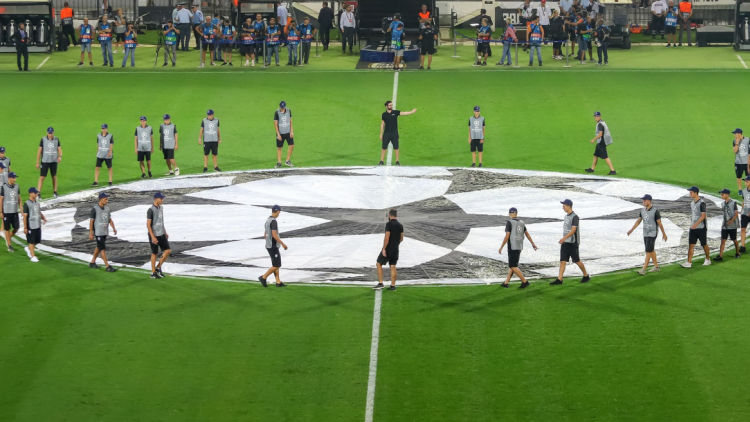 Πώς θα ήταν ο ύμνος του Champions League, αν ήταν... ζεϊμπέκικο, δείτε βίντεο
