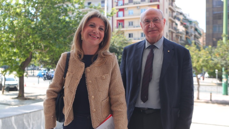 Στον Άρειο Πάγο η Καρυστιανού για να καταθέσει την ιδρυτική διακήρυξη και τις υπογραφές για το κόμμα της