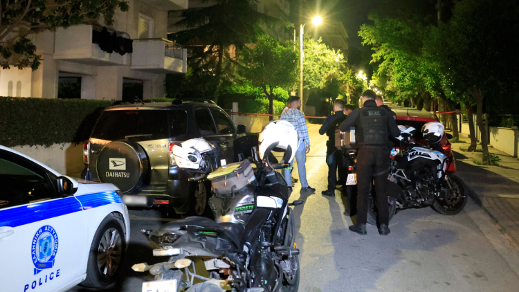 Χολαργός: Ψάχνουν τι όπλισε το χέρι του 57χρονου που πυροβόλησε τη σύζυγό του και μετά αυτοκτόνησε - Οι δύο κρότοι και η κραυγή «βοήθεια» που ακούστηκε