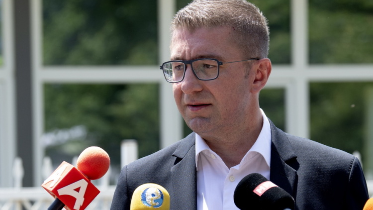 Βόρεια Μακεδονία: Ο Μίτσκοσκι απέρριψε το αίτημα της αντιπολίτευσης για δημοψήφισμα για αναγνώριση βουλγαρικής μειονότητας