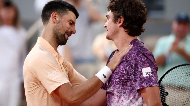 Roland Garros: Ο 19χρονος Φονσέκα απέκλεισε με μυθική ανατροπή τον Τζόκοβιτς