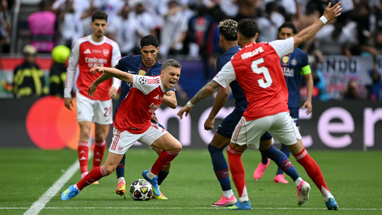 Παρί Σεν Ζερμέν - Άρσεναλ 0-1 (Α' ημίχρονο): Γρήγορο προβάδισμα για τους Άγγλους με τον Χάβερτς, Live ο τελικός του Champions League