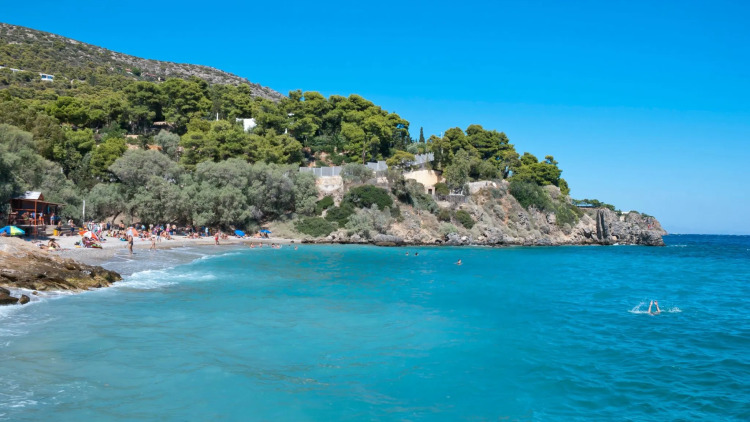 Παραλίες που θυμίζουν νησί στα Μεσόγεια της Αττικής