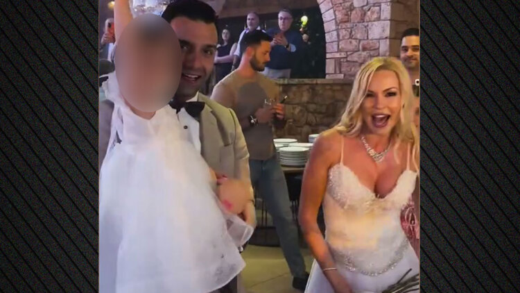 Η Βίκυ Κάβουρα και ο Γιώργος Τζαβέλλας παντρεύτηκαν και βάφτισαν την κόρη τους
