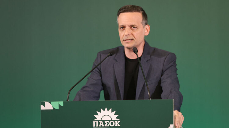 Φωτιές στο ΠΑΣΟΚ μετά το σενάριο Δούκα για διάλογο και συνεργασία με Τσίπρα, κρίσιμο το Πολιτικό Συμβούλιο της Τετάρτης
