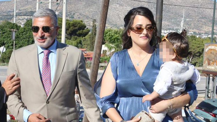Γιώργος Πατούλης και Νάνσυ Κοίλου βάφτισαν το γιο τους σε παραθαλάσσια εκκλησία στο Λαγονήσι: Οι λαμπεροί καλεσμένοι, δείτε φωτό και βίντεο