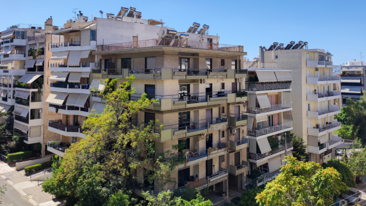 Διευρύνονται τα εισοδηματικά όρια για την επιστροφή ενοικίου με το νέο πολυνομοσχέδιο, επεκτείνονται οι περιορισμοί για τα «Airbnb»