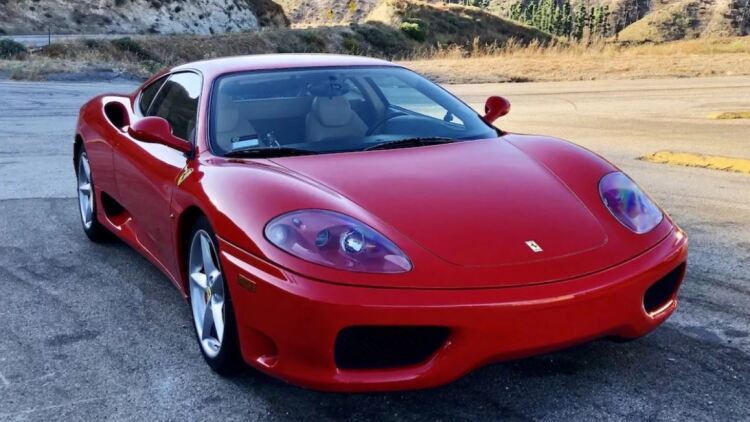 Οδηγούν Ferrari… τζάμπα! Πώς το κάνουν;
