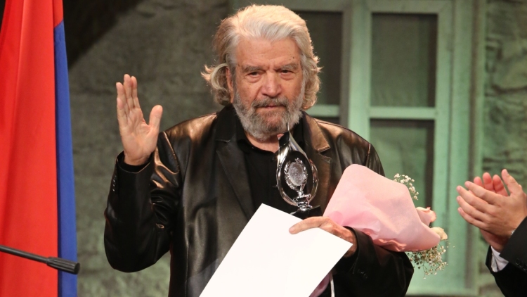 Η Φίνος Φιλμ αποχαιρετά τον Άγγελο Αντωνόπουλο με ένα βίντεο: Θα τον ευγνωμονούμε αιώνια για το ταλέντο και το ήθος του