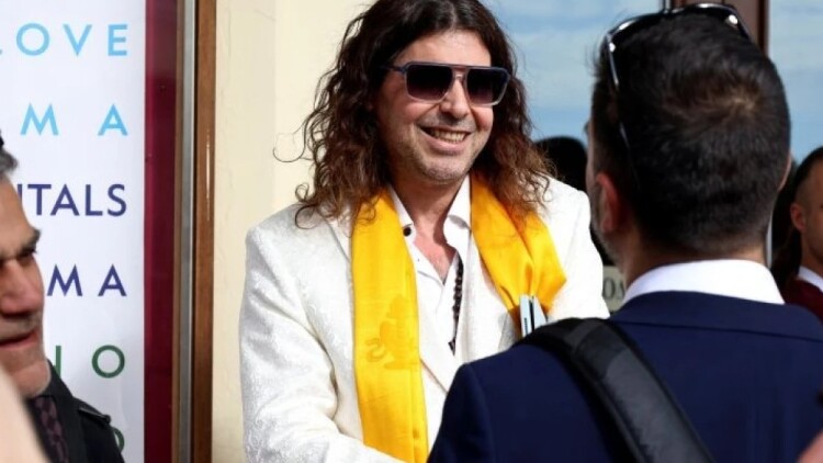 Ερωτόκριτος, σχεδιαστής: Την Καρυστιανού τη βλέπω σαν ευλογία, όχι ως χαροκαμένη μάνα
