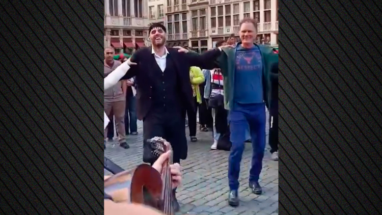 Συρτά και πεντοζάλη στη Grand Place των Βρυξελλών, στον χορό και ο Νίκος Παπανδρέου
