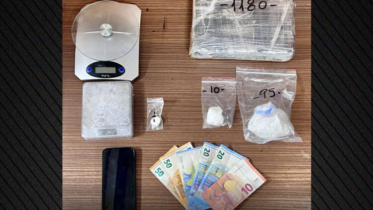 Συνελήφθη 25χρονος για διακίνηση ναρκωτικών στην Αττική