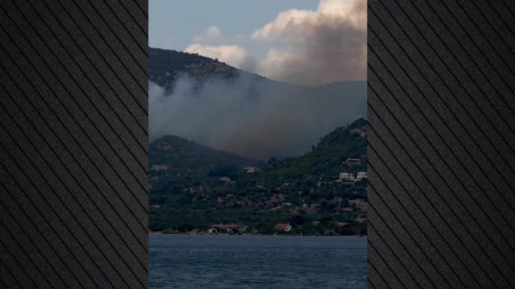 Φωτιά τώρα στη Λίμνη Βουλιαγμένης στο Λουτράκι: Και εναέρια μέσα στην επιχείρηση κατάσβεσης