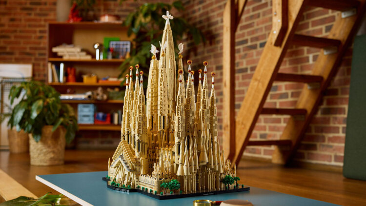 Η Lego δημιούργησε το μεγαλύτερο σετ όλων των εποχών για τη Σαγράδα Φαμίλια