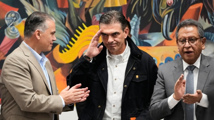 Ο πρόεδρος της Βολιβίας απειλεί τους «ναρκωτρομοκράτες» και αποκτά εξουσίες έκτακτης ανάγκης 