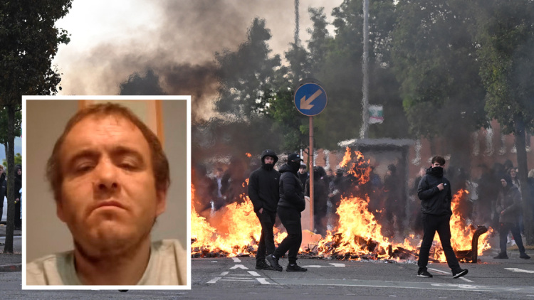 Μπέλφαστ: Στην ίδια πολυκατοικία με τον Σουδανό έμενε ο 40χρονος Σκωτσέζος που μαχαιρώθηκε και δίνει μάχη για τη ζωή του