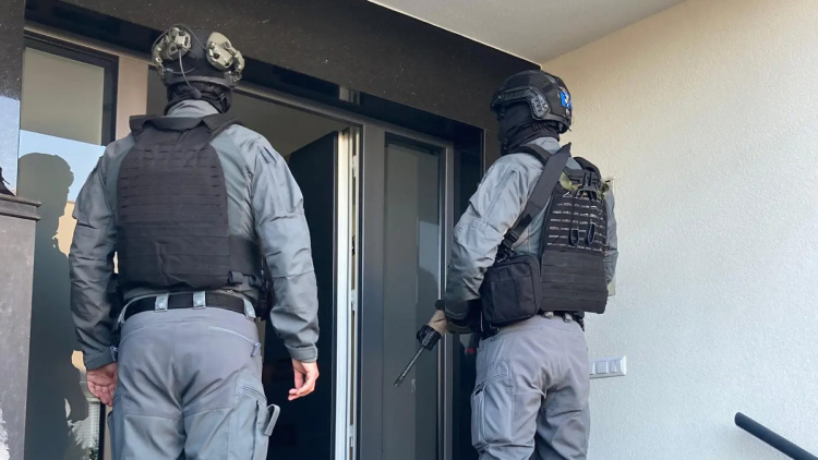 Χτύπημα της Europol σε πανευρωπαϊκό κύκλωμα ναρκωτικών στο Κόσοβο, πώς τους «έκαψαν» οι κρυπτογραφημένες συνομιλίες 
