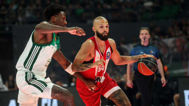 Παναθηναϊκός - Ολυμπιακός 64-66 (Δ' περίοδος): Θρίλερ στο T-Center, live ο 4ος τελικός της Basket League 