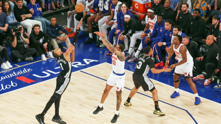 NBA: Μυθική νίκη των Νικς, επέστρεψαν από το -29 και πήραν νίκη μισό πρωτάθλημα με 107-106 κόντρα στους Σπερς, δείτε βίντεο