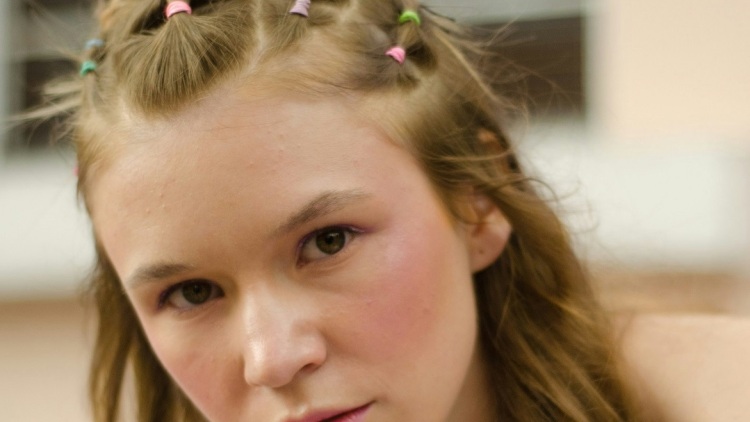 Cosmeticorexia: Οι κίνδυνοι της παθολογικής εμμονής των παιδιών με τα καλλυντικά