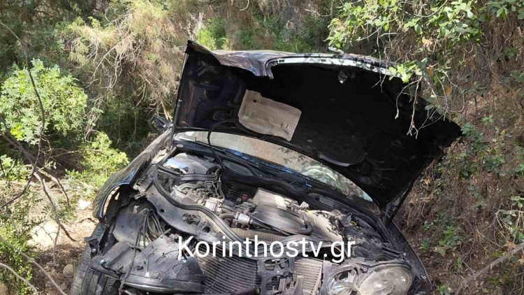 Αυτοκίνητο κατέληξε σε χαράδρα 25 μέτρων στις Κεχριές - Σώα η οδηγός
