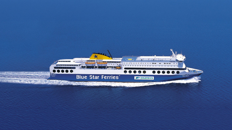 Τηλεφώνημα για βόμβα στο Blue Star 2: Το πλοίο με 1.050 επιβαίνοντες πλέει προς το Λαύριο για έλεγχο