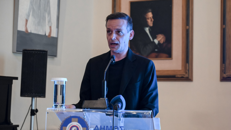 Υπουργείο Εσωτερικών κατά Χάρη Δούκα: Να μελετήσει ή τουλάχιστον να ρωτήσει το ChatGPT