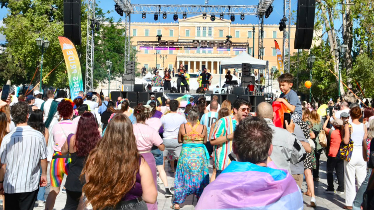 Athens Pride 2026: Πλήθος κόσμου στο κέντρο της Αθήνας, δείτε φωτογραφίες