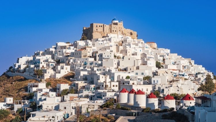 Ένας πλήρης ταξιδιωτικός οδηγός για την Αστυπάλαια, την «Πεταλούδα του Αιγαίου»
