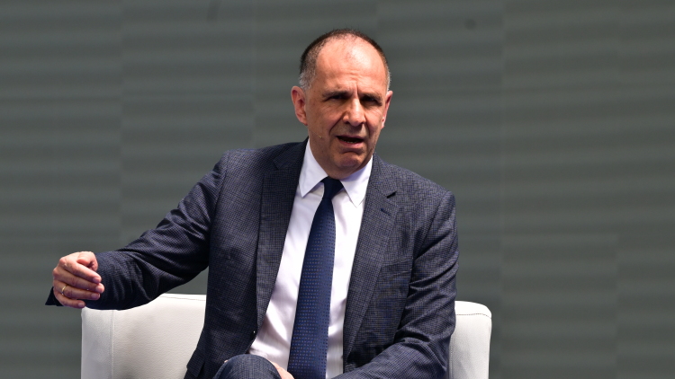 Συνάντηση Γεραπετρίτη με τον Σαντάμ Χαφτάρ στην Αθήνα
