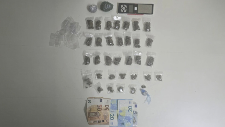 Συνελήφθη 43χρονος για διακίνηση ναρκωτικών στον Άγιο Παντελεήμονα, βρέθηκαν πάνω του 28 συσκευασίες κάνναβης