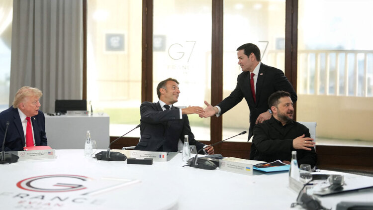 Ξεκινά η κρίσιμη Σύνοδος των G7 στο Εβιάν: Το δώρο του Μερτς στον Τραμπ, η θερμή χειραψία Μακρόν - Ζελένσκι, δείτε εικόνες
