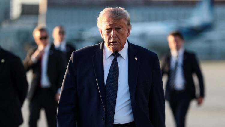 O Τραμπ ξεσπά για όσους τον κατακρίνουν για τη συμφωνία με το Ιράν: Οι ανόητοι είτε ζηλεύουν, είτε είναι κακοί άνθρωποι