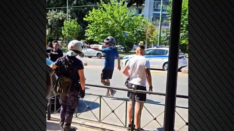 «Τον σκοτώσαμε; Καλά του κάναμε!»: Επίθεση στις κάμερες από συγγενείς του καταδικασμένου για τον θάνατο του 11χρονου Μάριου 