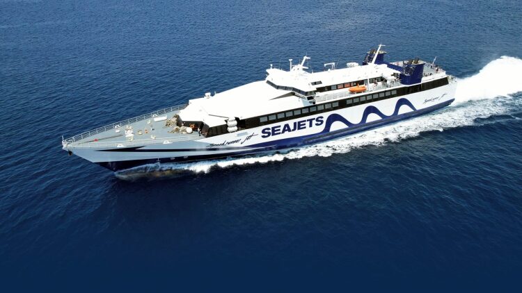 Απαγορεύτηκε ο απόπλους του Hyperspeed Jet 4 μετά από πρόσκρουση στο λιμάνι της Ραφήνας
