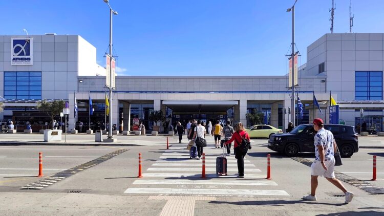 Από ποιες χώρες αυξήθηκε η ταξιδιωτική κίνηση προς την Ελλάδα το πρώτο τετράμηνο