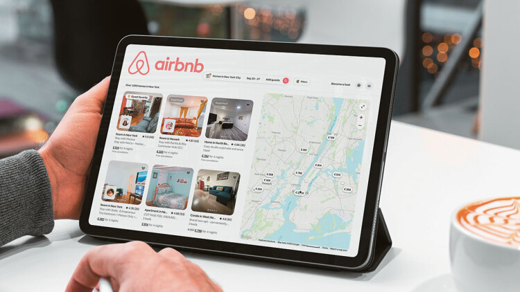 Airbnb: Από 1η Ιουλίου αλλάζουν αλλάζουν οι κανόνες του παιχνιδιού, αγώνας δρόμου για άδειες, πωλήσεις και γονικές παροχές