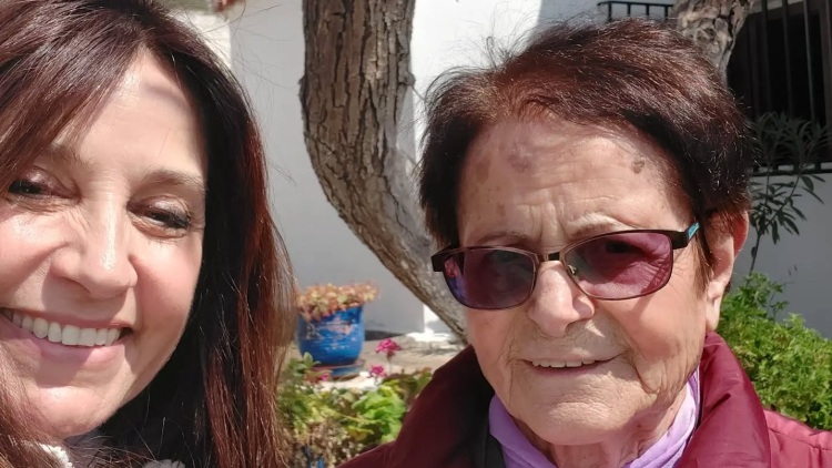 Συγκινεί η Βάσω Γουλιελμάκη για τη μητέρα του Σωκράτη Αλαφούζου: Υπήρξε μάνα και πατέρας, καλό παράδεισο γλυκιά μου