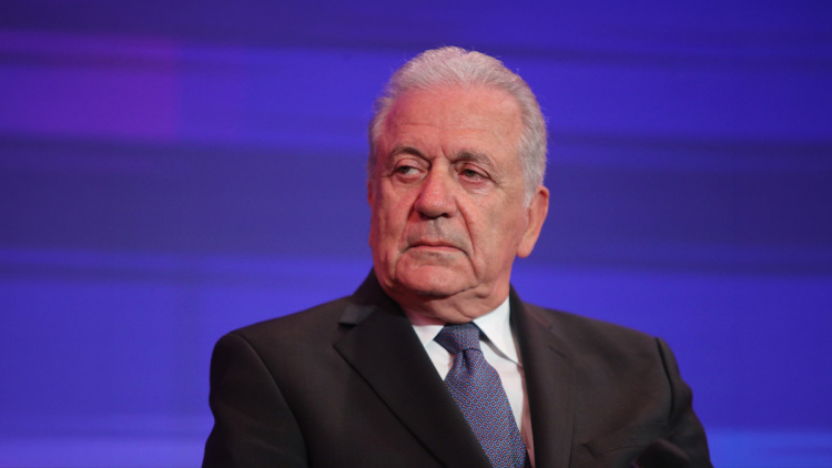 Αβραμόπουλος για το ένταλμα σύλληψης των Βέλγων: Απολύτως αβάσιμο ζήτημα, δεν θα κάνω χρήση της ασυλίας, ζητώ πλήρη δικαστική έρευνα