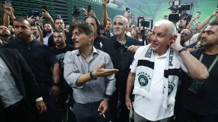 Γιαννακόπουλος στους φίλους του Παναθηναϊκού: «Ήρθε ο βασιλιάς των δακτυλιδιών για να μας πάει ακόμα πιο ψηλά»