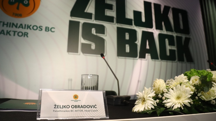 Σε λίγο η παρουσίαση του Ζέλικο Ομπράντοβιτς από τον Παναθηναϊκό, οπαδοί των πράσινων στο T-Center για να τον υποδεχθούν