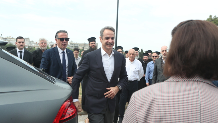 Ο Μητσοτάκης στο Ellinikon Sports Park οδήγησε αγωνιστικό αυτοκίνητο στην υπερειδική του ΕΚΟ Ράλλυ Ακρόπολις 2026 