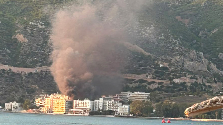 Φωτιά τώρα στο Λουτράκι, δείτε βίντεο και φωτογραφίες