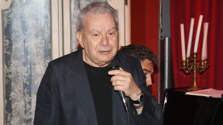 Μανώλης Μητσιάς: Πλησιάζει η στιγμή που θα σταματήσω το τραγούδι, δεν θέλω να με προλάβει καμία κακή στιγμή ούτε να με λυπηθεί ο κόσμος