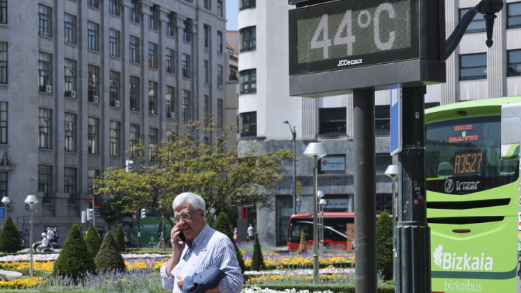 «Καμίνι» η Ισπανία: Τουλάχιστον 212 θάνατοι από την Κυριακή ως χθες αποδίδονται στον καύσωνα