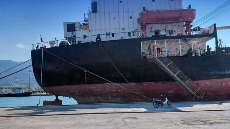 Μπλόκο σε πλοίο με 12 τόνους λαθραίου ναυτιλιακού πετρελαίου από την ΑΑΔΕ στο λιμάνι του Βόλου 
