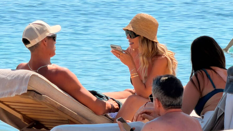 Μπρούνο Τσερέλα και Αθηνά Οικονομάκου σφραγίζουν τον γάμο τους με πάρτι υπερπαραγωγή στην Πάρο, δείτε φωτογραφίες