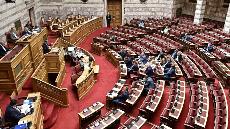 Υπερψηφίστηκε ο νέος Κώδικας Τοπικής Αυτοδιοίκησης: Τέλος ο β' γύρος στις δημοτικές και περιφερειακές εκλογές
